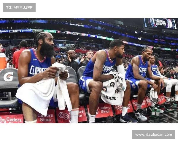 NBA球星哈登成都站爱心实力宠粉:送聋哑球迷球鞋并帮助解鞋带! NBA球星哈登成都站爱心实力宠粉:送聋哑球迷球鞋并帮助解鞋带!